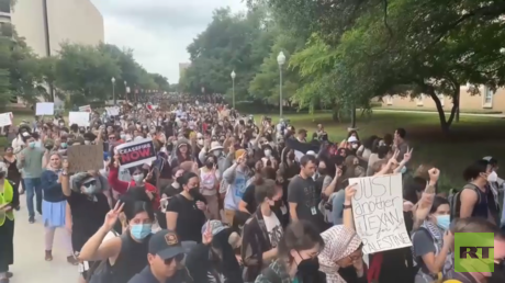 Various of pro-Palestinian protest at the University of Texas at Austin
